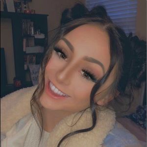 Meet your Posher, Chrystal